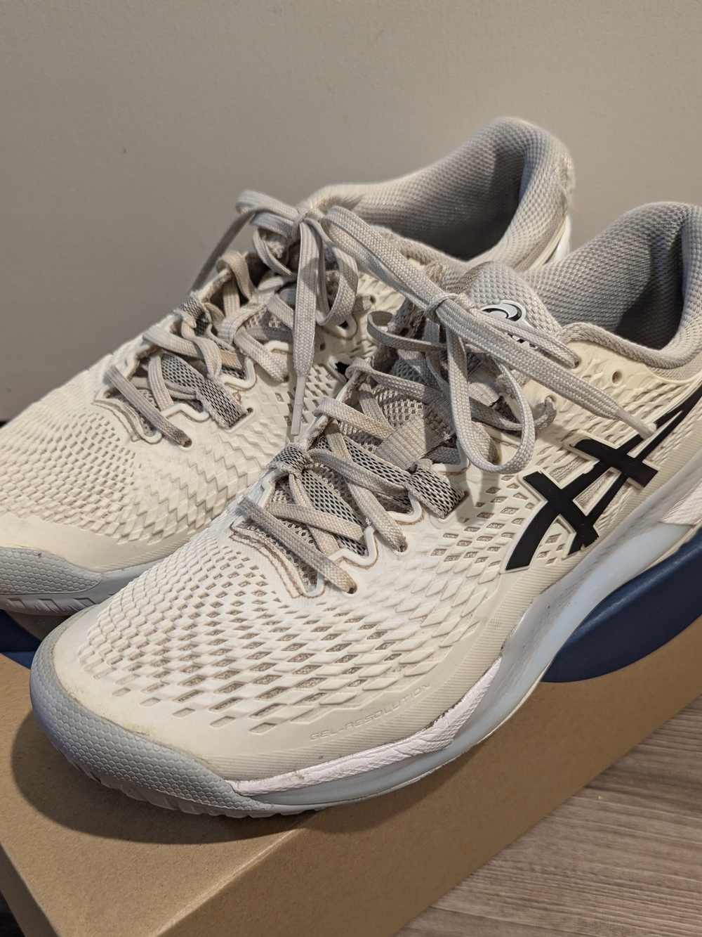 Asics Gel-Resolution 9 Tennis Shoes Men's Size 7.5 - White and Black